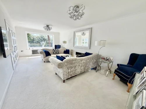 Detached House Main Photo