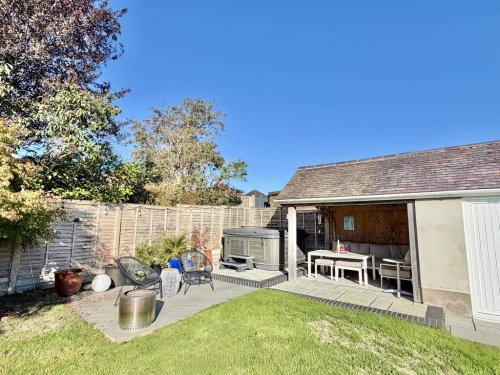 Chalet Bungalow Main Photo