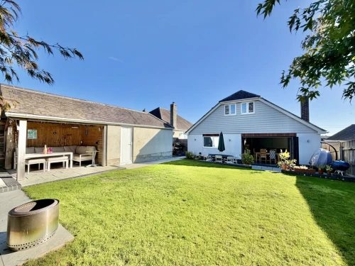 Chalet Bungalow Main Photo