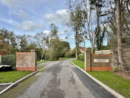 Detached House Main Photo