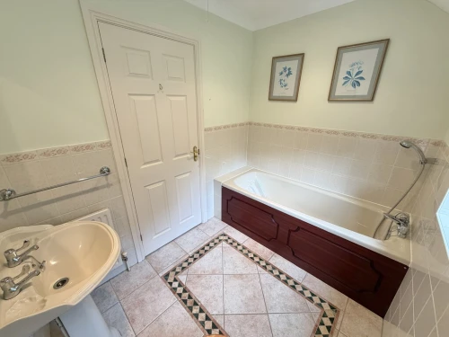 Detached House Main Photo