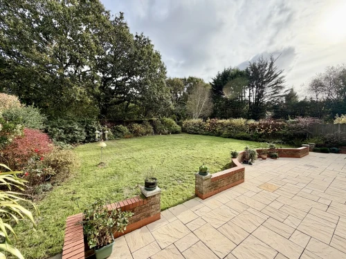 Detached House Main Photo