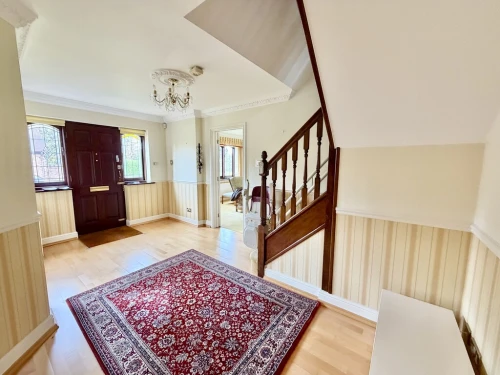 Detached House Main Photo