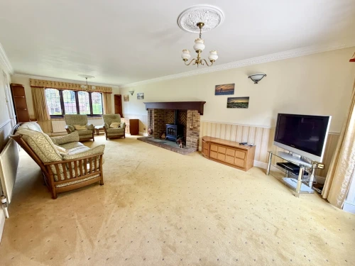 Detached House Main Photo