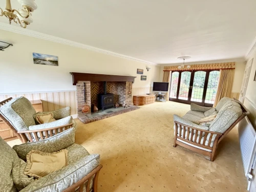 Detached House Main Photo