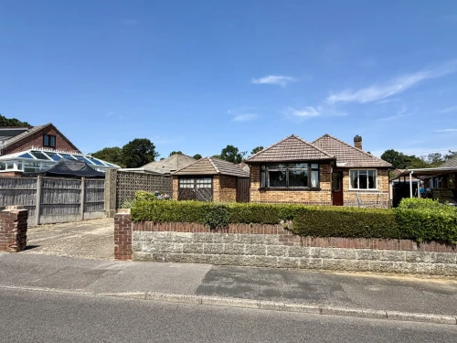 Detached Bungalow Main Photo