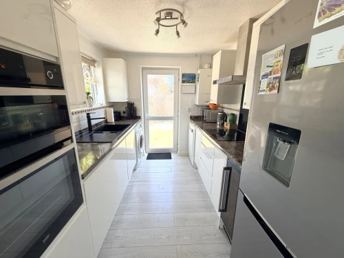 Semi-Detached Bungalow Main Photo