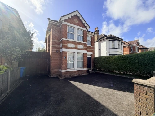 Detached House Main Photo