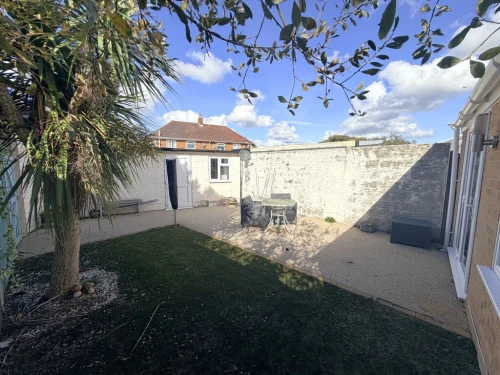 Mid Terraced House Main Photo