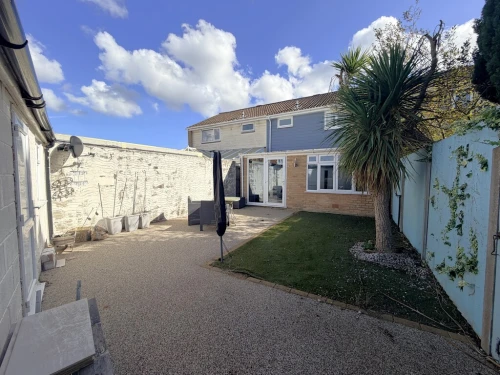 Mid Terraced House Main Photo