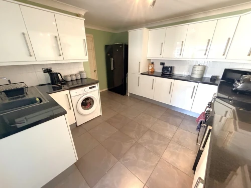 Mid Terraced House Main Photo