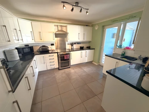 Mid Terraced House Main Photo