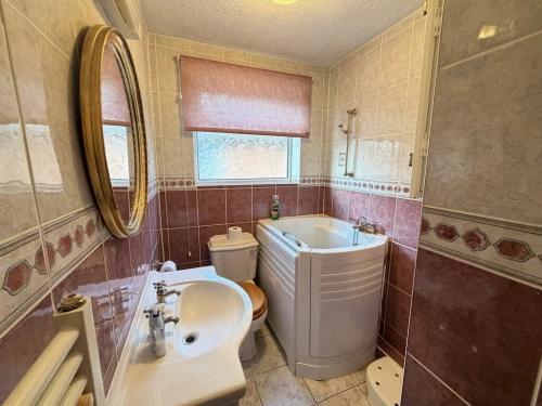 Detached Bungalow Main Photo