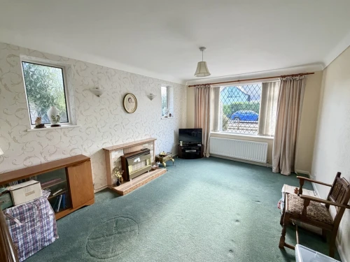 Detached Bungalow Main Photo
