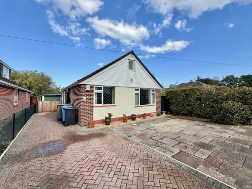 Detached Bungalow Main Photo