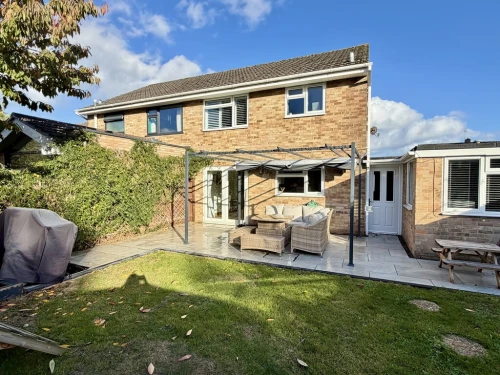 Semi-Detached House Main Photo