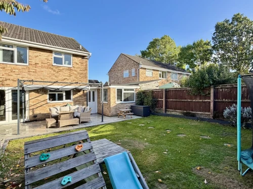 Semi-Detached House Main Photo