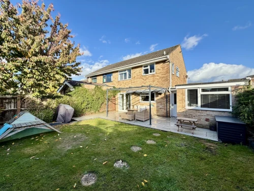 Semi-Detached House Main Photo